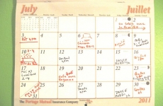 Adam utilise un calendrier